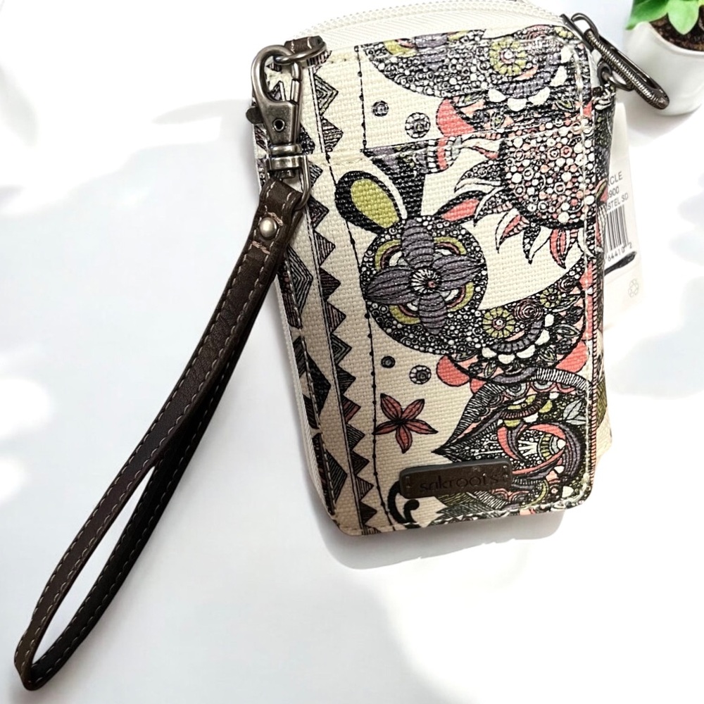 SAKROOTS Convertible Crossbody Wristlet Bag Artist Circle Owl Paisley 1628-23